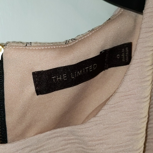 The limited sleeveless dress - Picture 4 of 5